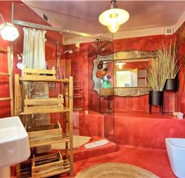 5 bedroom villa with pool and tennis court near San Gimignano, sleeps 10